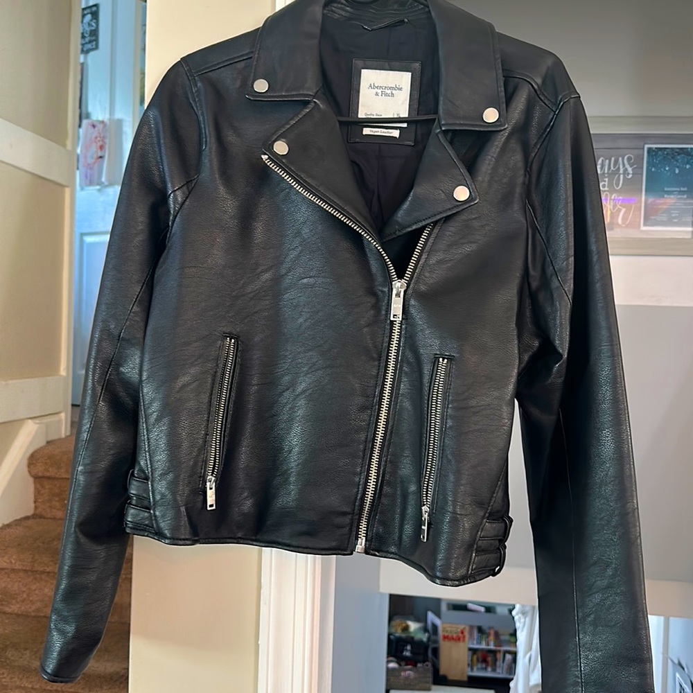 Blk Vegan Leather Jacket- women’s XL - Abercrombie & Fitch - like new condition
